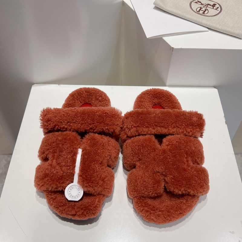 H**mes slippers